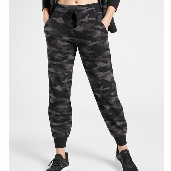 Athleta Triumph Black Camo Lux Fleece Tie-Waist Sweatpants Jogger Small - Picture 1 of 9